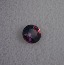 Load image into Gallery viewer, Outstanding Winza Sapphire Round Gemstone - 0.85 ct. - Pink, Purple, Orange, Blurple, Blue ~