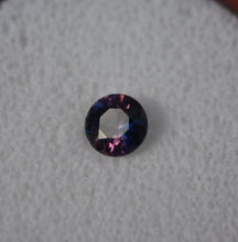 Load image into Gallery viewer, Outstanding Winza Sapphire Round Gemstone - 0.85 ct. - Pink, Purple, Orange, Blurple, Blue ~