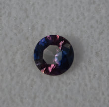 Load image into Gallery viewer, Outstanding Winza Sapphire Round Gemstone - 0.85 ct. - Pink, Purple, Orange, Blurple, Blue ~