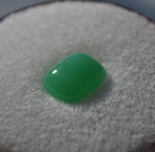 Load image into Gallery viewer, 'Sugarloaf' Chrysoprase Cabochon - 2.3 ct.