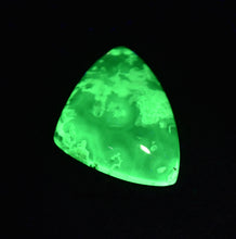Load image into Gallery viewer, TOP SHELF Hyalite Opal Cabochon - Intensely UV reactive - 5.15 ct.