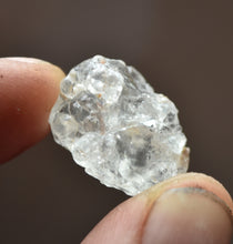 Load image into Gallery viewer, Fluorescent Hyalite Opal - BY THE GRAM - Clean Faceting Material