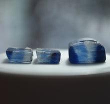 Load image into Gallery viewer, Intensely Blue Kyanite Faceting Rough - EXCEPTIONALLY Clean - Faceting Quality Set from Kalikot, Nepal