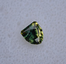 Load image into Gallery viewer, 1.05 ct. Vibrant Parti-Color Sapphire from Australia - Mesmerizing Color Combinations, Custom Design