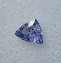 Load image into Gallery viewer, SALE!!! Bi-Color Umba Sapphire - Lavender and Grape - Shifty colors - Salt and Pepper - 0.85 ct. SALE!!!!