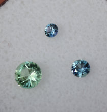 Load image into Gallery viewer, TOP SHELF Chrome and Vanadium Kornerupine - Round Gem Set - Excellent Quality Melee Gems