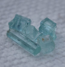 Load image into Gallery viewer, Vanadium Beryl / Emerald FACET ROUGH - Good Color and Clarity - 17.64 ctw.