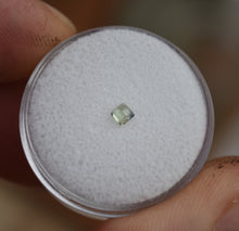 Load image into Gallery viewer, Bicolor Sapphire Square Cabochon - 0.165 ct.