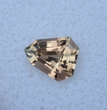 Load image into Gallery viewer, Peachy Orangey Oregon Sunstone - Custom Shape - CLEAN and Bright! - 1.15 ct.
