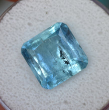 Load image into Gallery viewer, SALE - 10.3 ct.  Double-Blue Aquamarine Gemstone - Hollow, Parallel Tube Inclusions - Cut by Scott Maier
