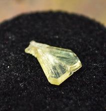Load image into Gallery viewer, Chrysoberyl Fishtail Twin Crystal from Lac Alaotra, Madagascar
