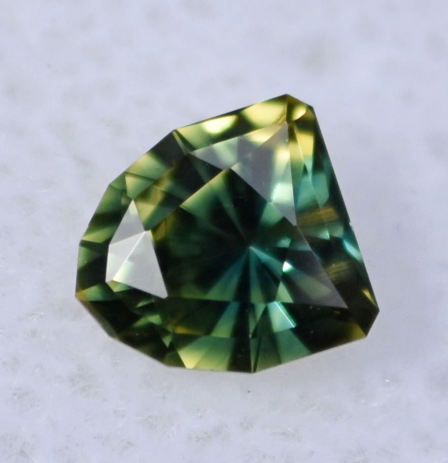 1.05 ct. Vibrant Parti-Color Sapphire from Australia - Mesmerizing Color Combinations, Custom Design