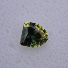 Load image into Gallery viewer, 1.05 ct. Vibrant Parti-Color Sapphire from Australia - Mesmerizing Color Combinations, Custom Design
