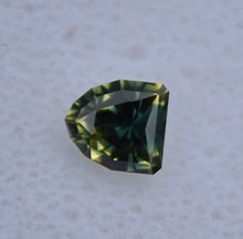 Load image into Gallery viewer, 1.05 ct. Vibrant Parti-Color Sapphire from Australia - Mesmerizing Color Combinations, Custom Design

