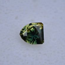 Load image into Gallery viewer, 1.05 ct. Vibrant Parti-Color Sapphire from Australia - Mesmerizing Color Combinations, Custom Design
