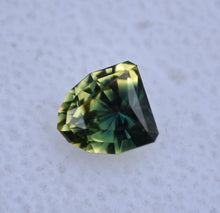 Load image into Gallery viewer, 1.05 ct. Vibrant Parti-Color Sapphire from Australia - Mesmerizing Color Combinations, Custom Design
