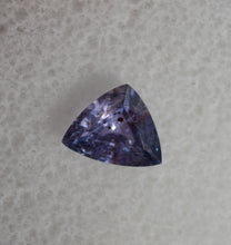 Load image into Gallery viewer, SALE!!! Bi-Color Umba Sapphire - Lavender and Grape - Shifty colors - Salt and Pepper - 0.85 ct.  SALE!!!!
