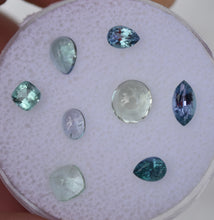 Load image into Gallery viewer, *TOP SHELF* Chrome and Vanadium Gemstones Set - Clean and Showy - *quantity discount applied*
