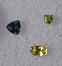 Load image into Gallery viewer, Australian Sapphire High-End Melee Gems Set - Green Yellow Blue - 0.55 ctw.
