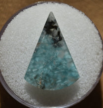 Load image into Gallery viewer, Gilalite-Included Quartz Gemstone - 18 ct.
