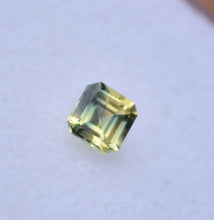 Load image into Gallery viewer, Bi-Color Kenya Sapphire - Blue and Yellow - Fantastic Color Zoning - Good Cutting - 0.58 ct.
