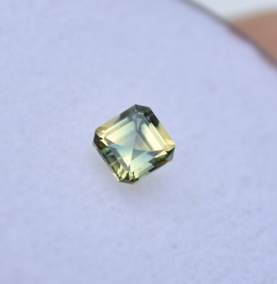 Bi-Color Kenya Sapphire - Blue and Yellow - Fantastic Color Zoning - Good Cutting - 0.58 ct.
